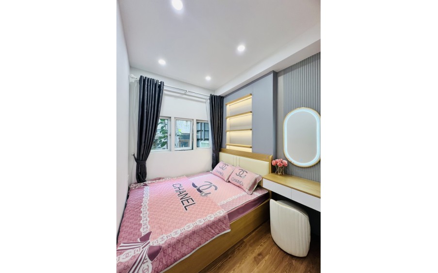 Cho thuê nhà nguyên căn trong Ngõ Khâm Thiên, Đống Đa 4tầng, 2 ngủ - Giá 16 triệu - Full nội thất đẹp như hình